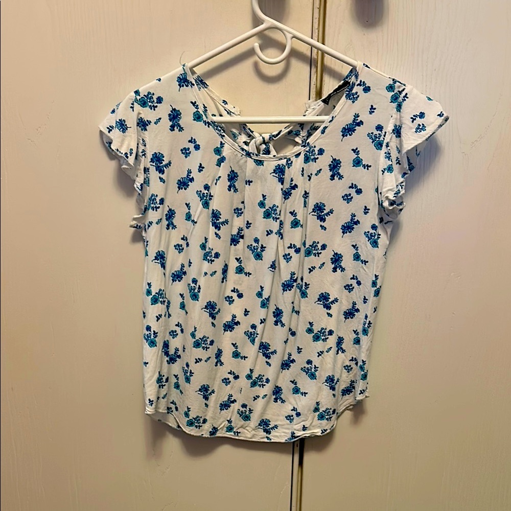 Floral Blue and White Women's Top💙🤍